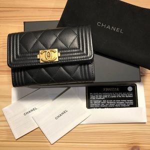 ❣️SOLD❣️ Chanel boy card holder